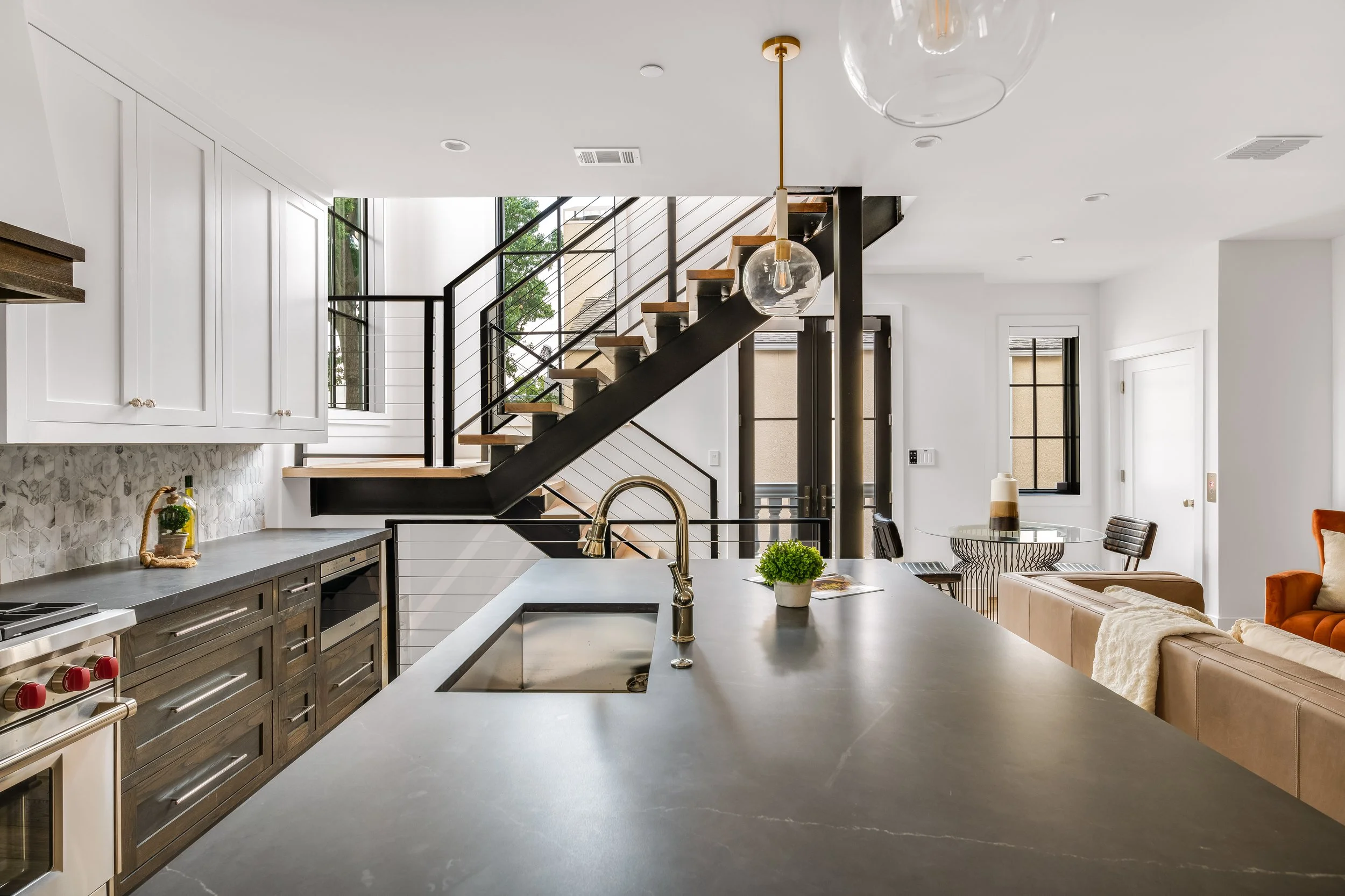 3428 Daniel Ave - Level Two