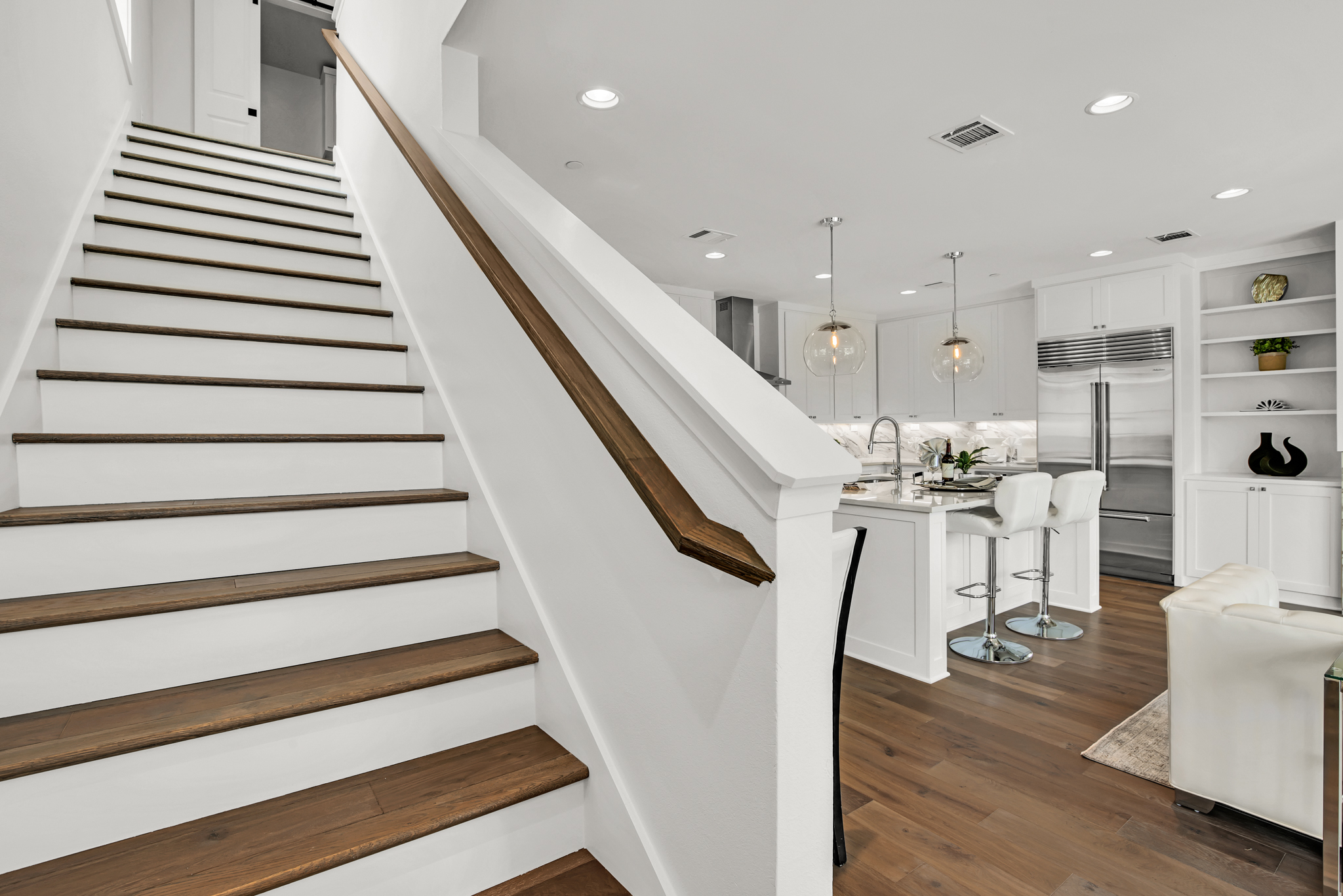 4116 University Blvd - Level Three