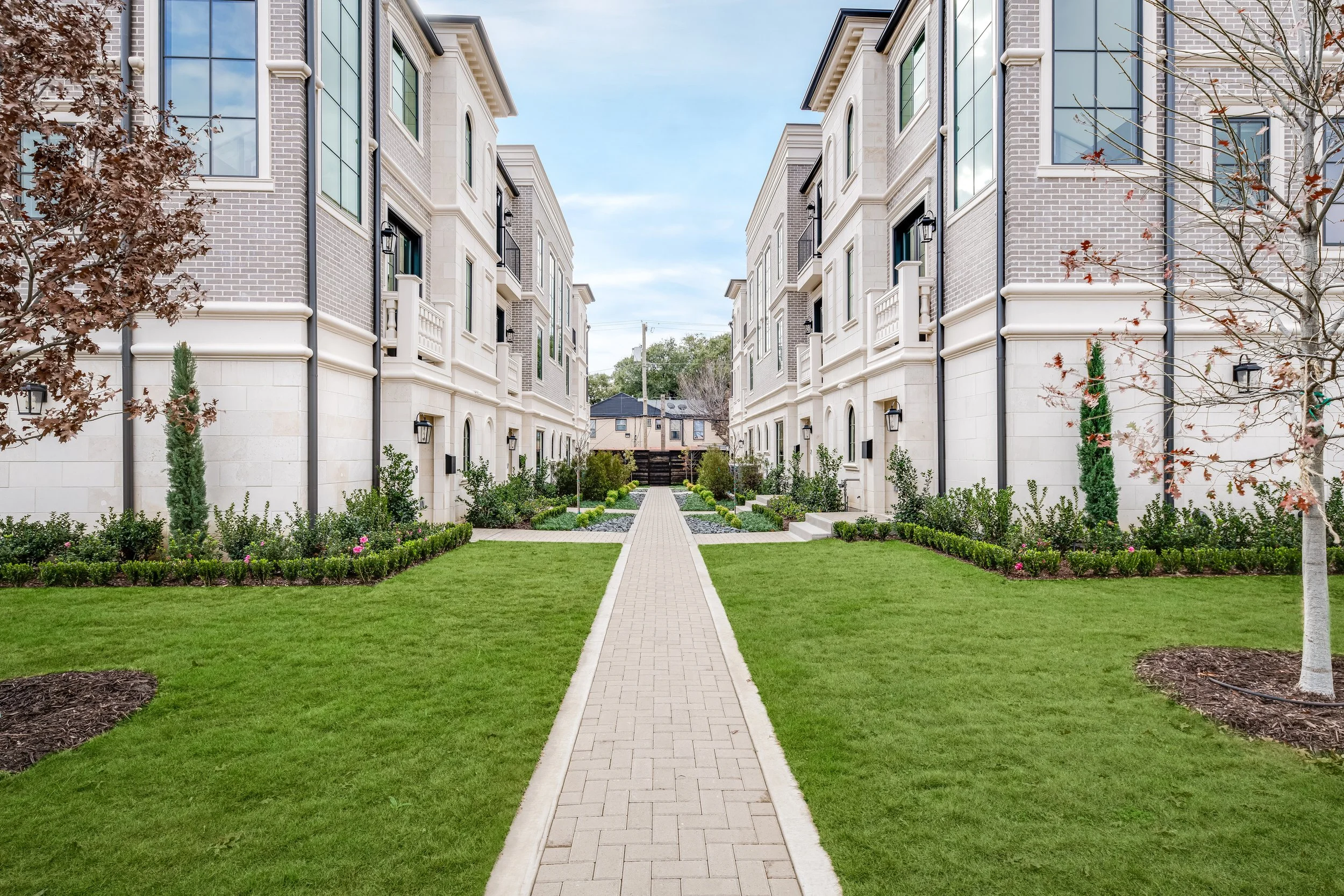4525 Emerson Ave thumbnail 2